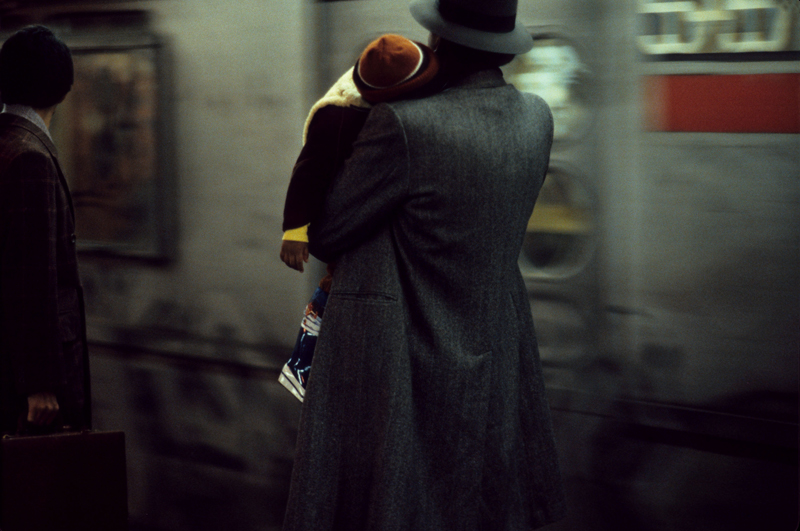 ©Frank Horvat,1984, NY USA, father and child, in the subway, Courtesy KLV Art 2023